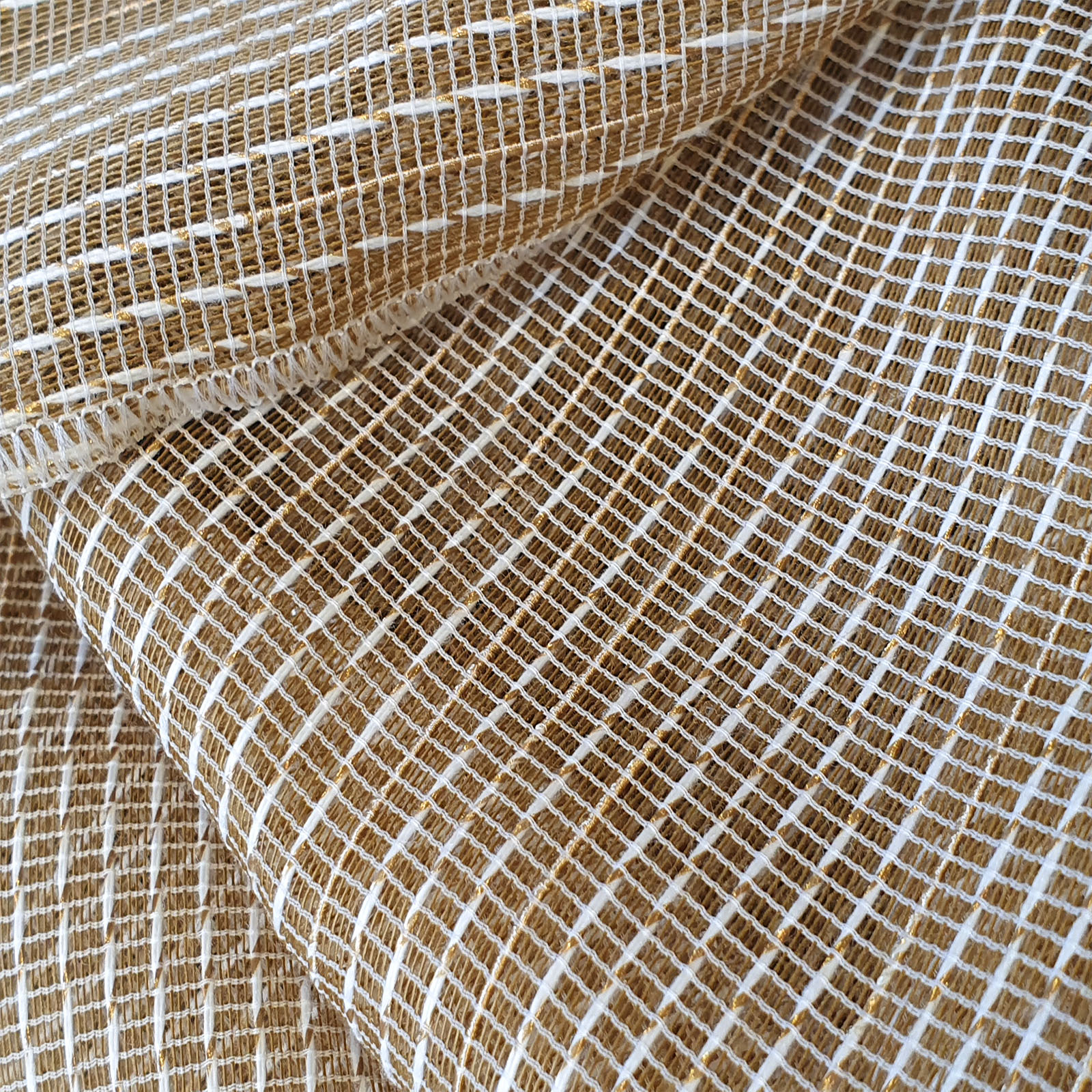 EG0219 WHIDE 320CM. 100%PL<br /> 100% Made in Italy fabric. Style modern and trendy with big drawings, plain, jacquard structures, plain color and Tone on tone decorations.

 Treatments: antibacterial and soft standard. Type of workings: standard. 