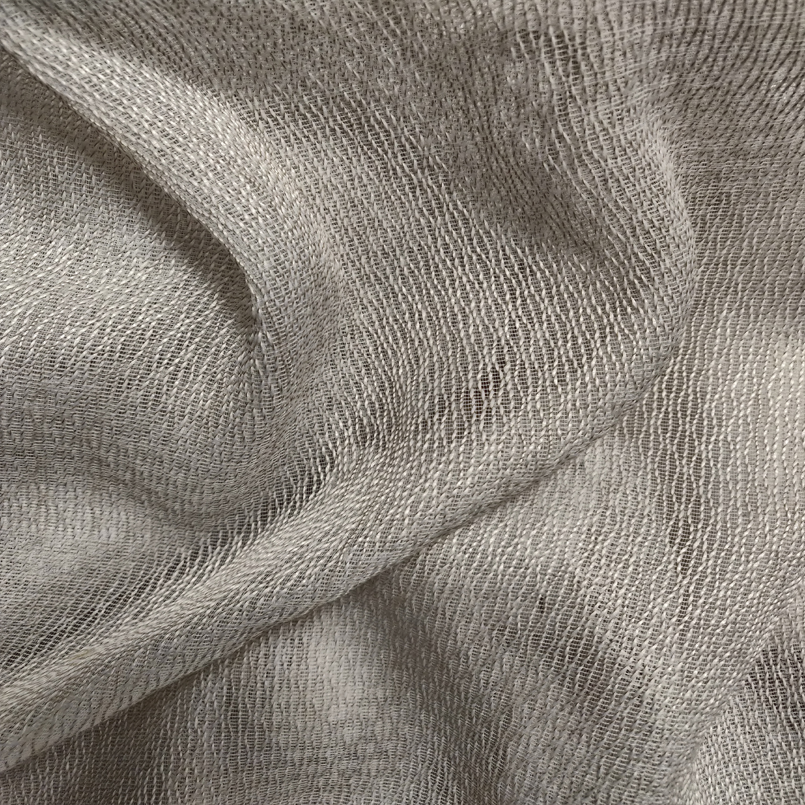 Tessuto semitrasparente per tendaggi. Forniture per arredamento, editoria tessile, GDO, grossisti, dettaglio e moda